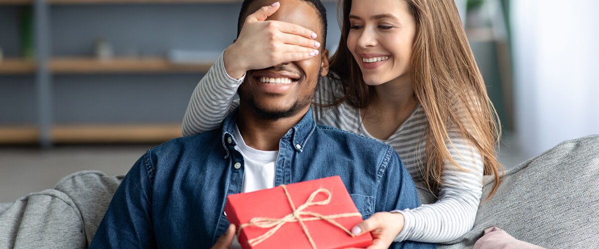 How to Choose a Gift for Someone Who is Difficult to Buy For